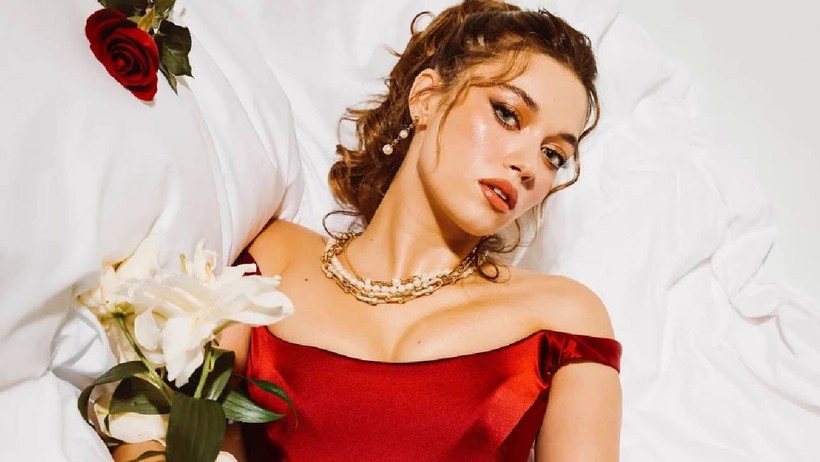 Afra Saraçoğlu’ndan Ayrılık Sonrası Mert Ramazan Demir’e Manidar Şarkı - Resim : 1