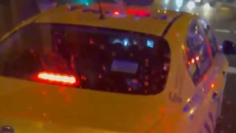 Ne Anonsu Ne de Acı Sireni Umursadı! Ambulansa Yol Vermeyen Vicdansız Taksici Kamerada - Resim : 1