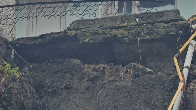 Zonguldak'ta Heyelan Faciası, 3 Ev Acilen Tahliye Edildi - Resim : 2