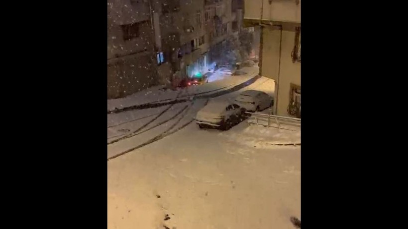 Eyüpsultan’da Faciadan Dönüldü: Taksi Yokuş Aşağı uçtu - Resim : 2