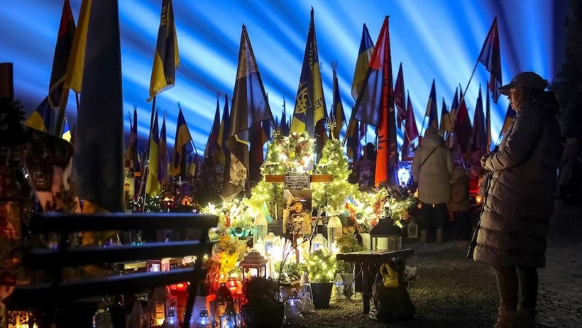 Binler Sokağa Döküldü... Ukrayna'da Savaşın 3'üncü Yılı - Resim : 3