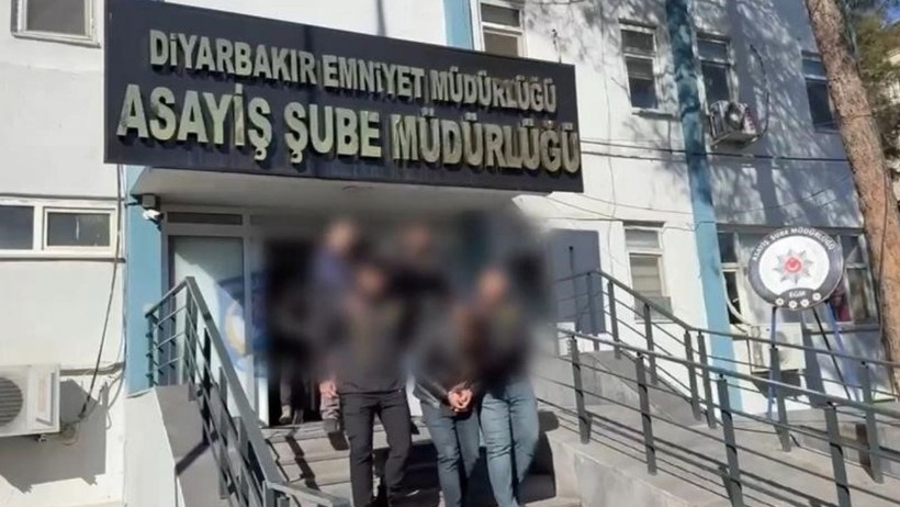 Depremzedelerin Acısı Üzerinden 36 Milyonluk Vurgun: 33 Araçtan 30'u 'Change' Çıktı - Resim : 2