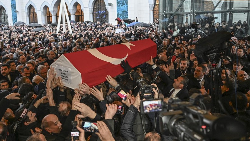 Ferdi Tayfur'un Mirası İçin Mahkemeden Flaş Karar... Tuğçe Tayfur Duyurdu: Tedbir Geldi - Resim : 1