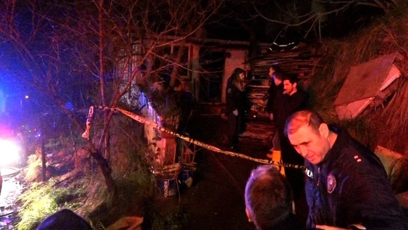 Ailesi İftira Gitti, Evi Ateşe Verdi - Resim : 2
