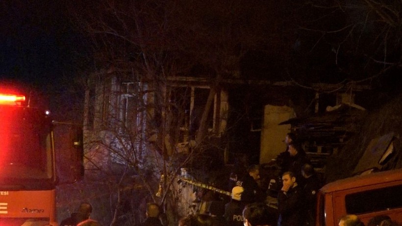 Ailesi İftira Gitti, Evi Ateşe Verdi - Resim : 1