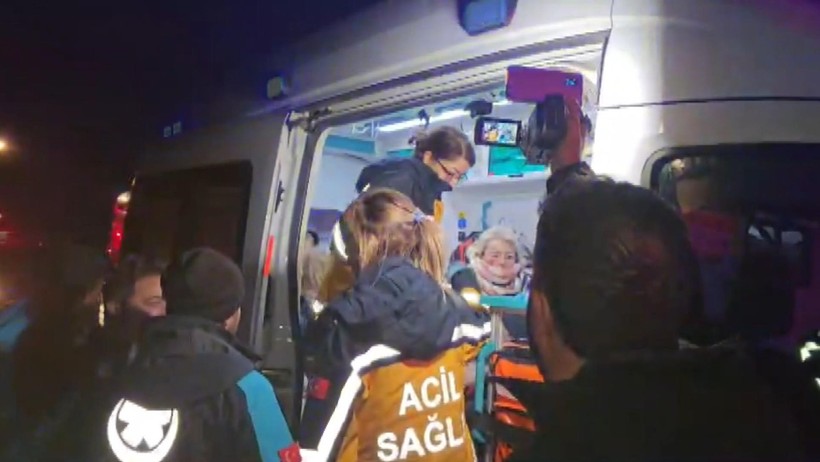 Çanakkale’de Feci Kaza: Tur Otobüsü Yoldan Çıktı! Yaralılar Var - Resim : 1