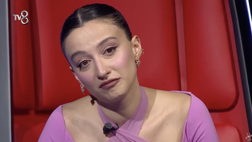 O Ses Türkiye’nin Çiçeği Burnunda Jürisi Melike Şahin Hüngür Hüngür Ağladı - Resim : 1