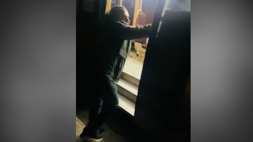Küçükçekmece'de Minibüse Silahlı Saldırı - Resim : 1