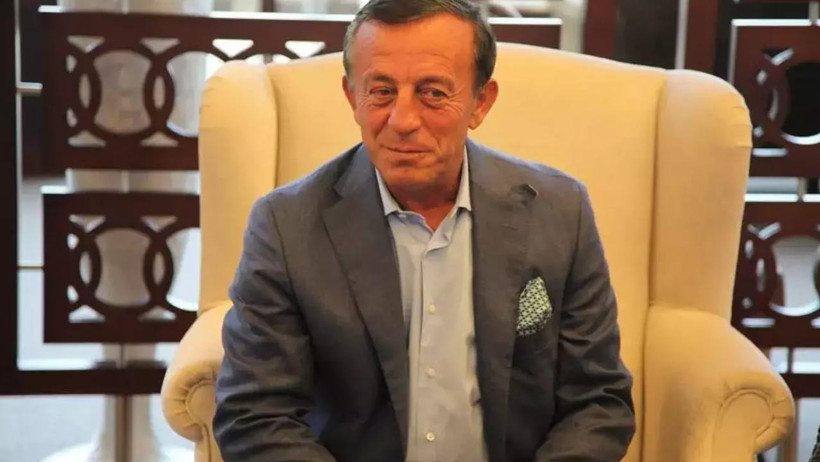 Ali Ağaoğlu Doğum Günü İçin Kesenin Ağzını Açtı! Kendisine Kraliyet Arabası Aldı, Fiyatı Dudak Uçuklattı - Resim : 1