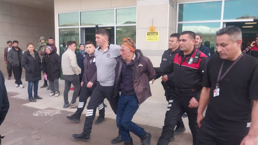 Niğde'de Beyin Cerrahını Bıçaklayan Saldırganın Sözleri Pes Dedirtti: 'Bana Yapay Zeka Yerleştirdi' - Resim : 1