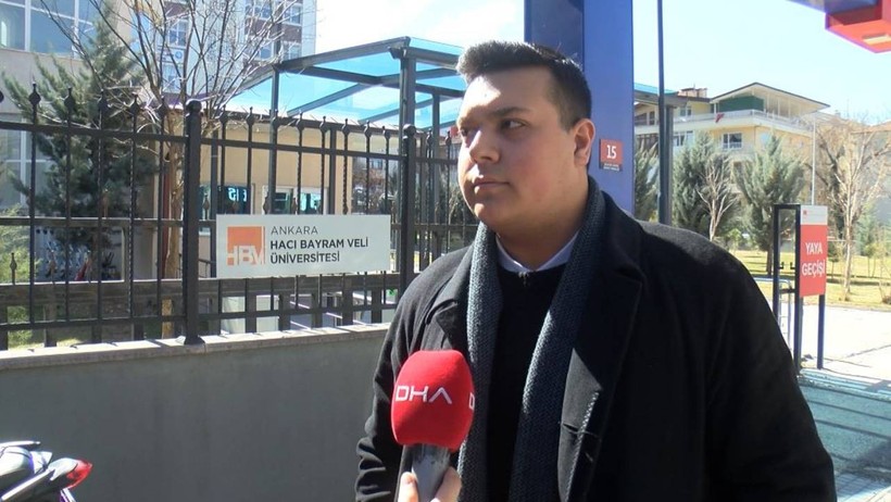 Ankara Hacı Bayram Veli Üniversitesi'nde Köpek Beslemeyi Yasakladılar - Resim : 1