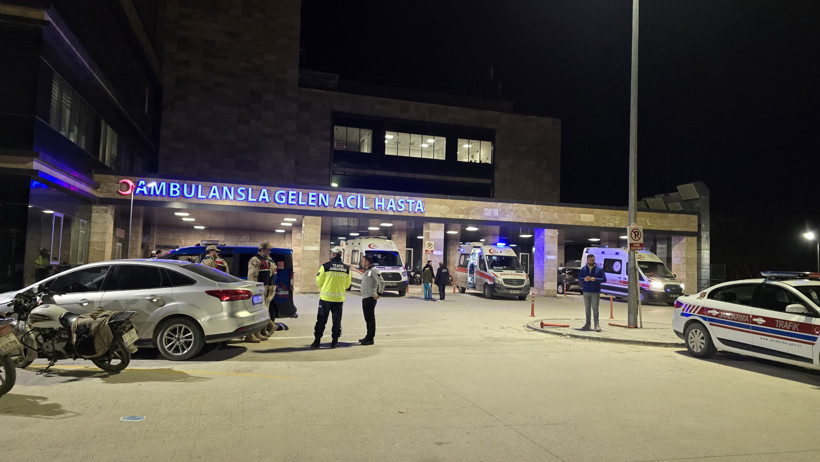 Hastanenin Yoğun Bakım Servisinde Yangın: Hastalar Tahliye Edildi - Resim : 1