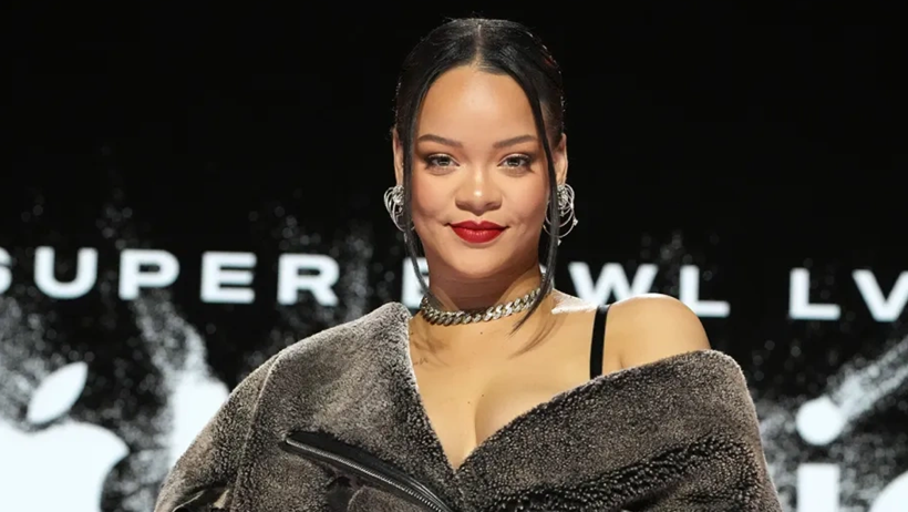 Rihanna'nın Doğum Fotoğrafı Dile Düştü, 'Sahneye Gider Gibi...' - Resim : 2