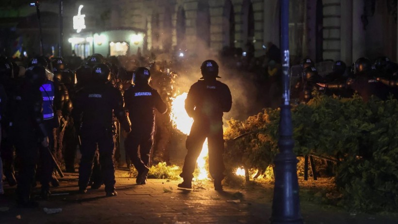 Avrupa'da 'Seçim' Krizi: Romanya Sokağa Döküldü - Resim : 2