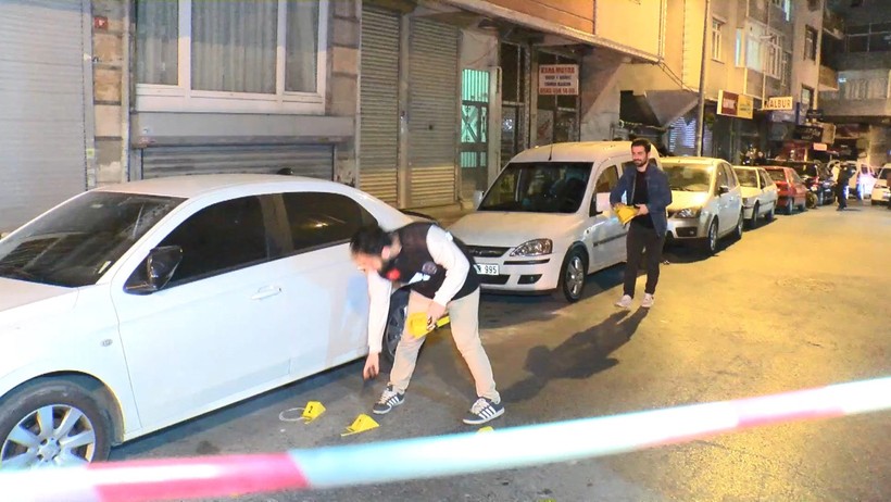 İstanbul'un Göbeğinde Silahlı Saldırı: 1 Ölü, 1 Yaralı - Resim : 2