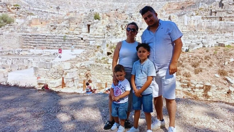 Bu Acıya Yürek Dayanmaz! İtfaiyeci Baba, Çocuklarını ve Eşini Yangında Kaybetti - Resim : 1