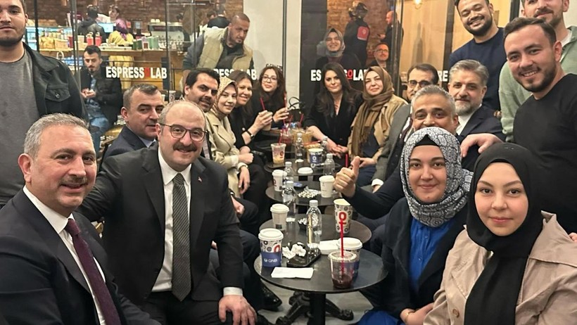 CHP'nin Boykot Listesindeydi... Espressolab’den Kafaları Karıştıran Hamle - Resim : 1