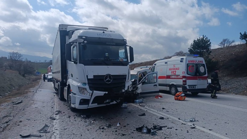 Bayram Tatilinde Acı Bilanço: 709 Trafik Kazası, 14 Can Kaybı! - Resim : 2
