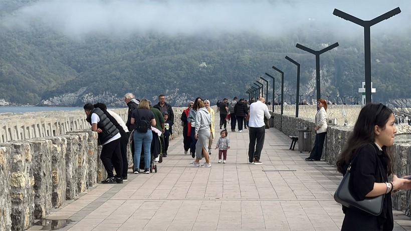 Ne Bodrum Ne Çeşme Bayramın Gözde Rotası Değişti… Nüfusu 4 Günde 6 Binden 60 Bine Çıktı - Resim : 1