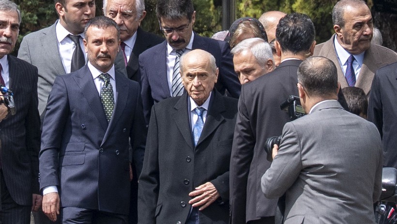 Devlet Bahçeli Aylar Sonra İlk Kez Kamera Karşısında: Türkeş'in Mezarını Ziyaret Etti - Resim : 1