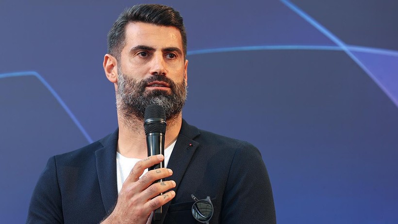 Fenerbahçe'nin Efsane İsmi Volkan Demirel, Jose Mourinho'ya Ateş Püskürdü: İstifa Etmesi Lazım - Resim : 1
