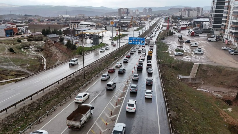 Tatil Bitti, Çile Başladı: Dönüş Yolunda 'Trafik' Alarmı - Resim : 2