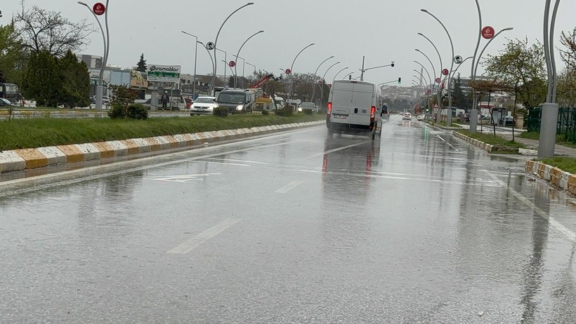 Edirne’de Sağanak Yağış Hayatı Olumsuz Etkiledi - Resim : 1