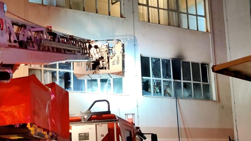 Huzurevinde Korkutan Yangın! 17 Kişi Hastaneye Kaldırıldı - Resim : 1