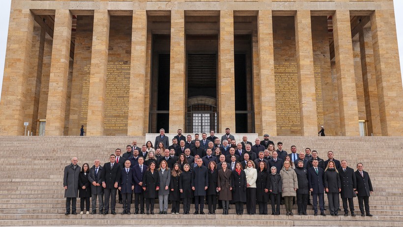 Özgür Özel, Anıtkabir Özel Defteri'ne Yazdı: Darbe Girişimine Geçit Verilmedi - Resim : 3