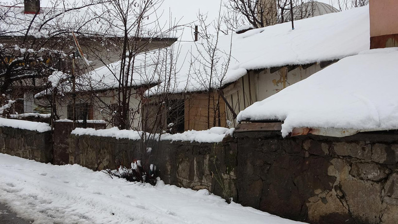 Bitlis'te Kar Yağışı Nedeniyle 60 Köy Yolunu Ulaşıma Kapandı - Resim : 1