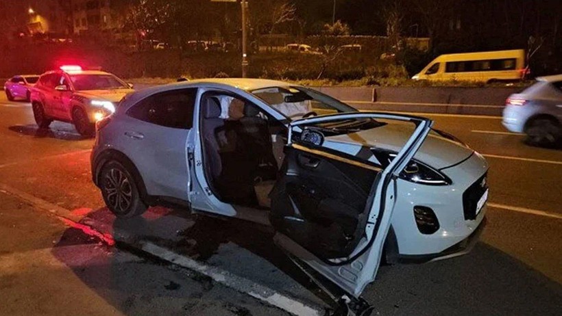 Bayrampaşa'da Zincirleme Kaza! 5 Araç Birbirine Girdi, 2 Ölü 4 Yaralı - Resim : 1