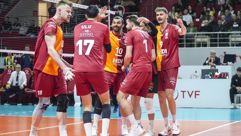 Efeler Ligi'nde Derbinin Kazananı Galatasaray! Fenerbahçe Karşısında Öne Geçti - Resim : 1