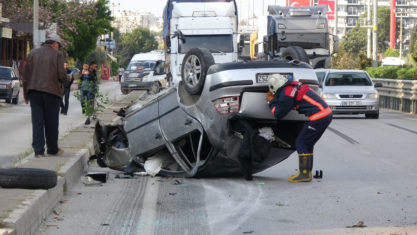 El Ele Umut Dolu Bekleyiş: Takla Atan Araçtan Sağ Çıktılar - Resim : 3
