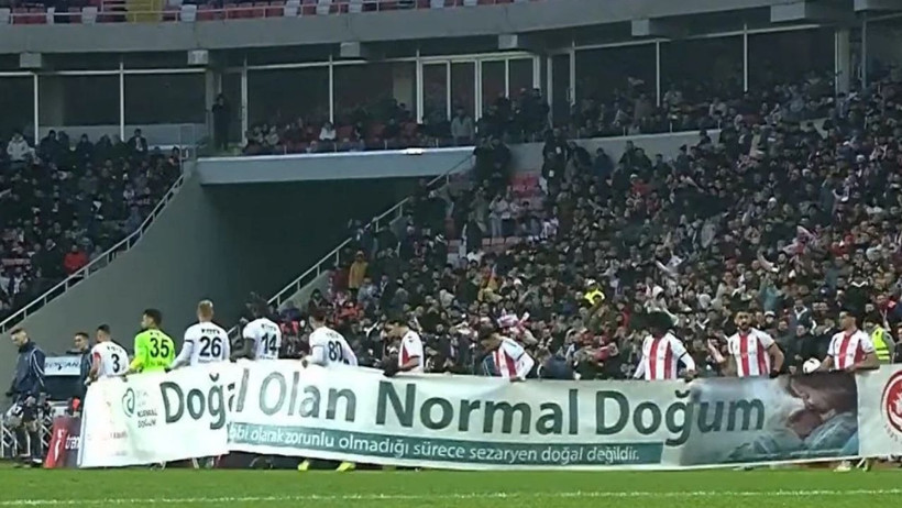 Demet Evgar'dan 'Normal Doğum' Pankartına Tepki - Resim : 1