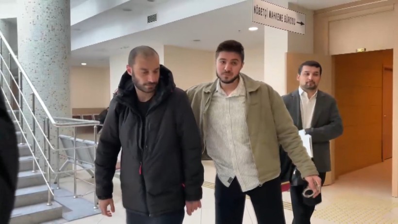 Babasını Darp Ettiği Görüntüleri Yayınlamıştı: Ünlü Rapçi Sansar Salvo Tutuklandı - Resim : 1
