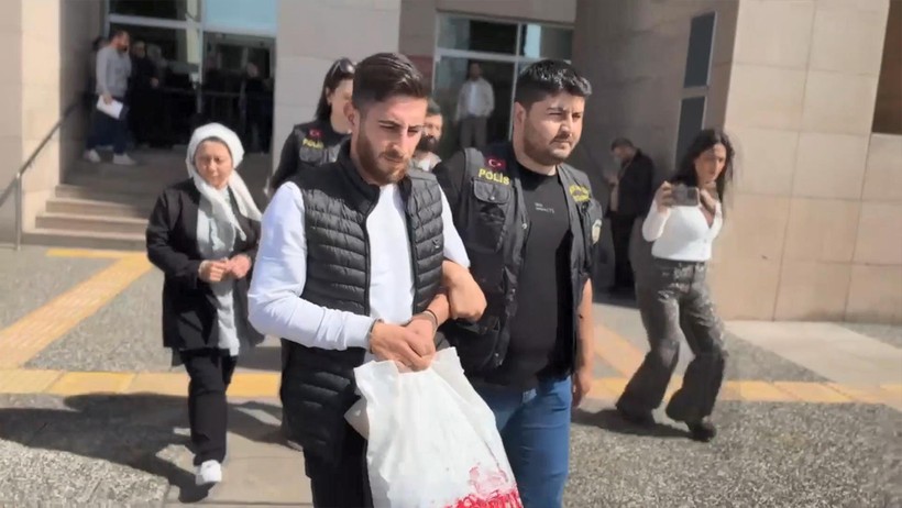 Sosyal Medyada Tepkiler Çığ Gibi Büyümüştü, Zihinsel Engelli Kızının Nişanlısı ile Kaçan Kayınvalide ve Damat Tutuklandı - Resim : 1