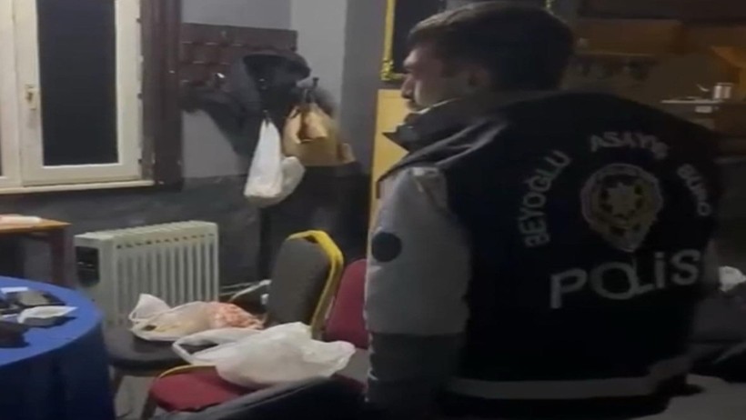 Taksim'de Kumar Operasyonu! Uyuşturucu Paketlerken Basıldılar - Resim : 1