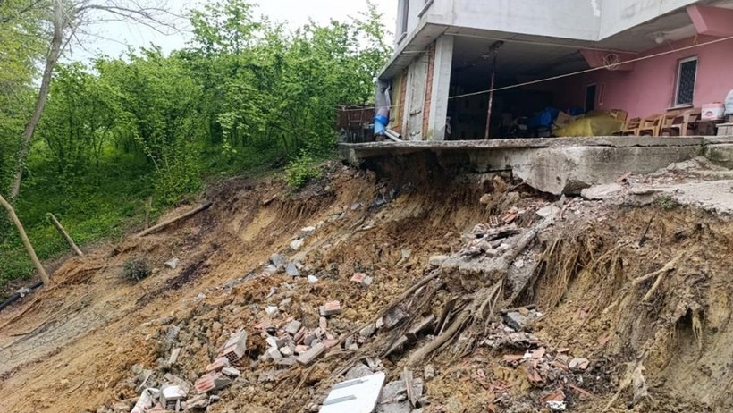 Sakarya'da Korkunç Olay: Duyduğu Gürültüyle Evden Çıktı, Hayatının Şokunu Yaşadı - Resim : 2