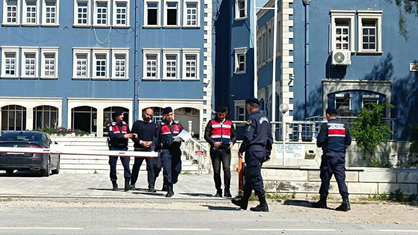Eski Milletvekili Fehmi Işıklar'ın Oğlu, Annesini Öldürmüştü! Cinayetle İlgili Şok Detaylar Ortaya Çıktı - Resim : 2
