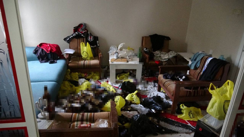 Balıkesir'de Yaşlı Kadının Şüpheli Ölümü: 'Annem Uyuyor' Dedi, Evde Ceset Bulundu - Resim : 2