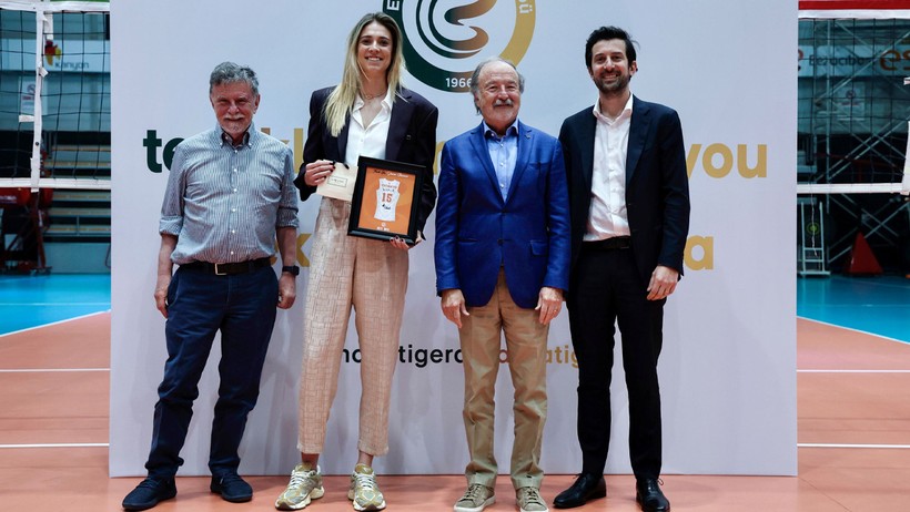 Eczacıbaşı'nda 6 Veda Birden! Gözyaşları Sel Oldu - Resim : 4