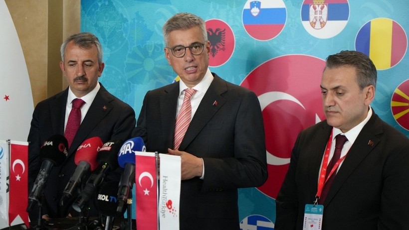 Bakan Memişoğlu'ndan Deprem Açıklaması: Hastanelerde Kaç Yaralı Var, Durumları Nasıl? - Resim : 1