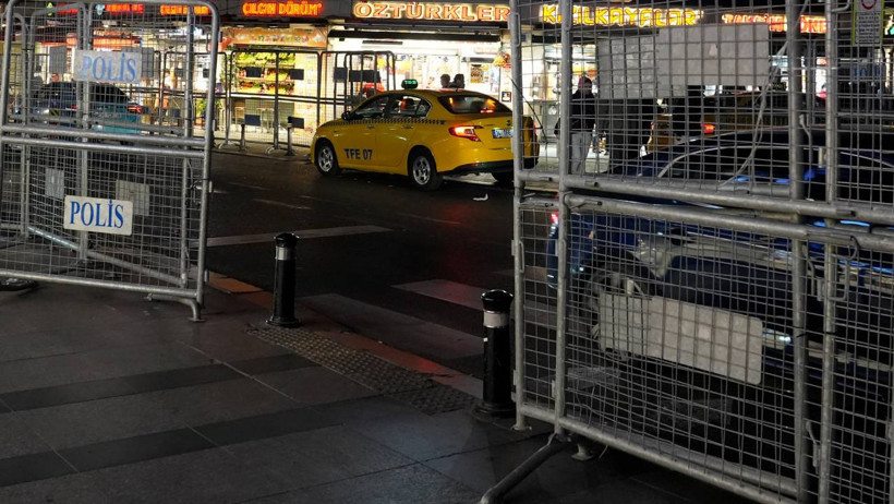 İstanbul'da 1 Mayıs Yasakları: Taksim Meydanı'na Çıkan Yollar Kapatıldı - Resim : 1