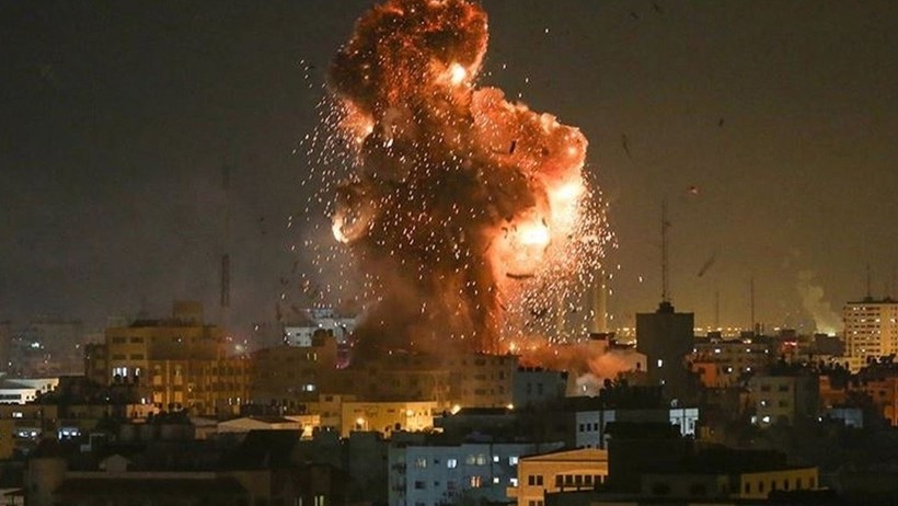 İsrail'den Suriye'ye Bombardıman! 4 Sivil Öldürüldü - Resim : 1