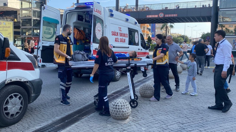 AVM'de Cam Tavan Çöktü: Mağazada Alışveriş Kabusa Döndü! Yaralılar Var - Resim : 2