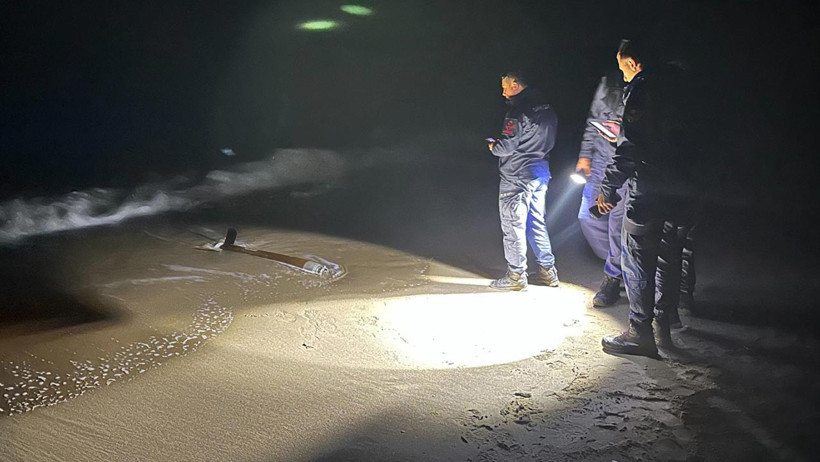 Karasu Sahilinde Füze Parçası Bulundu - Resim : 1