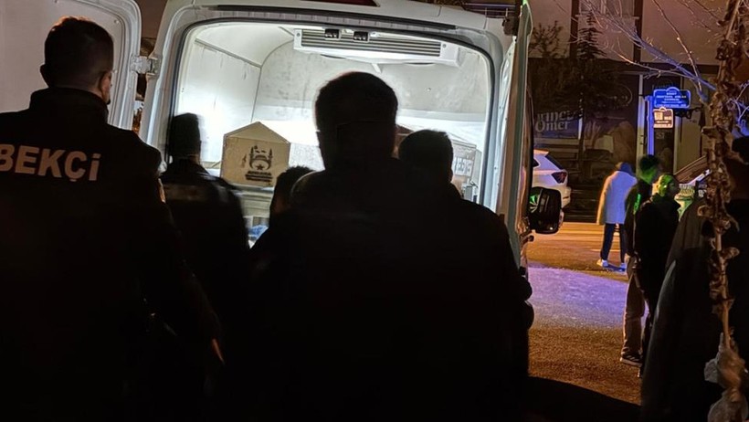 Ankara'da Kadın Cinayeti: Komşusunu Öldürüp İntihar Etti - Resim : 1