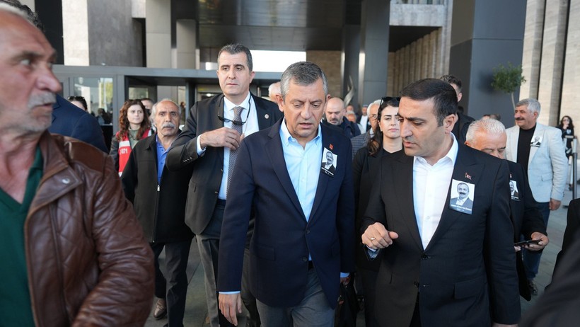 Özgür Özel'e Saldırmıştı: Çocuklarını Öldürmüş, Taciz, Şiddet... Sabıkası Kabarık Çıktı! İşte Saldırganın Kimliği - Resim : 2