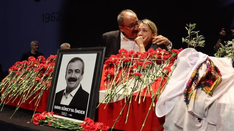 Sırrı Süreyya Önder’in Kızı Ceren’in Mektubu Yürekleri Dağladı: Oyuncu Birce Akalay'dan Duygusal Yorum - Resim : 1