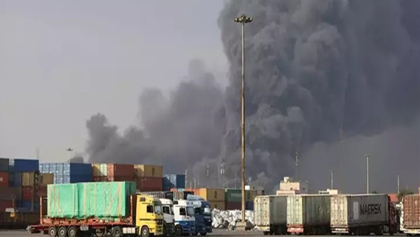 İran'da Limandaki Patlamanın Nedeni Belli Oldu - Resim : 1